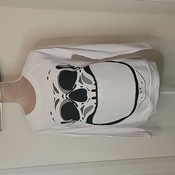Freeze, Size M White Sweatshirt, Skull Print with Clear Pocket for Mouth.  NWOT - Picture 1 of 9